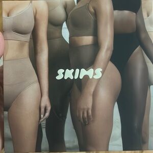 SKIMS core control brief Clay S/M